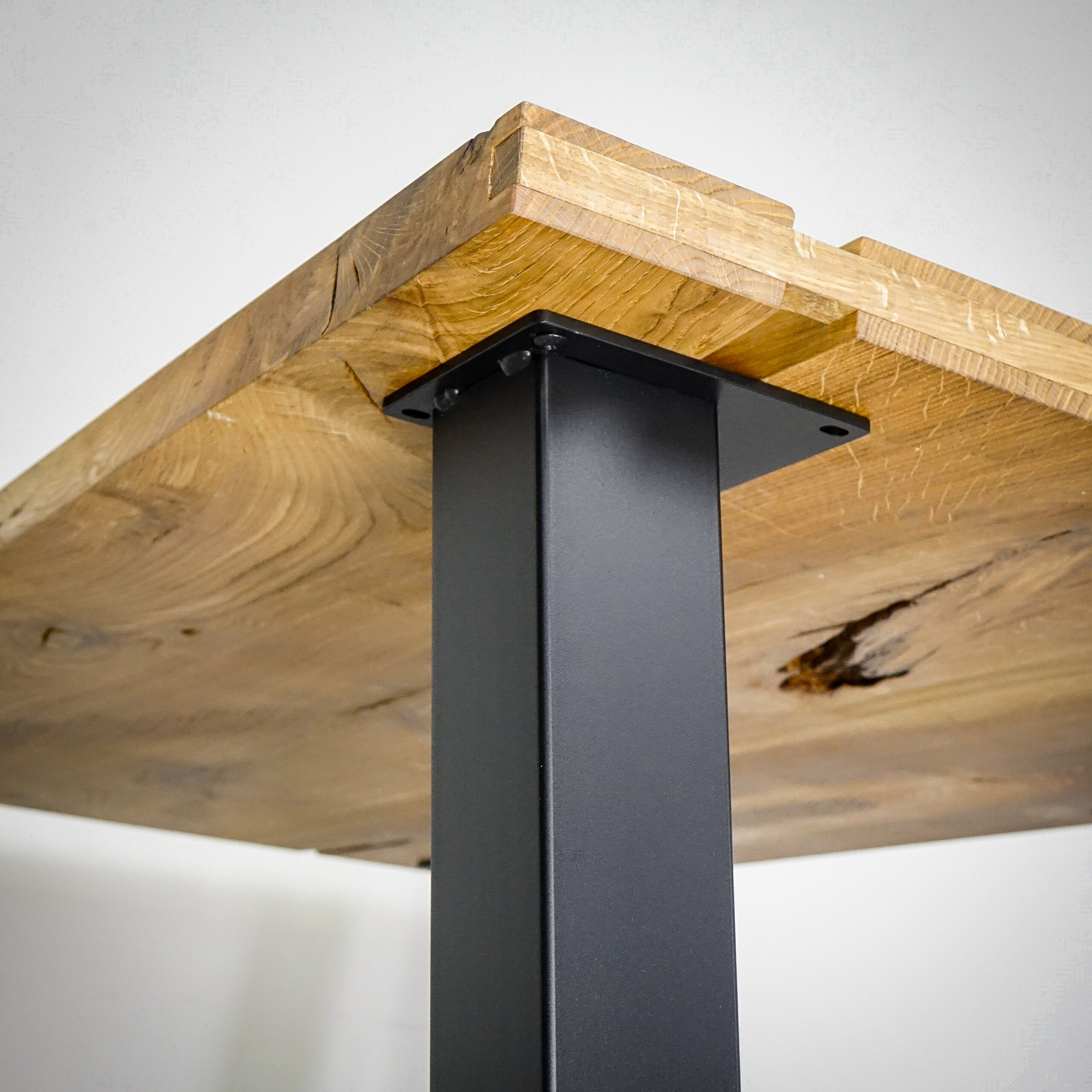 Metallist lauajalad V-profiil alt